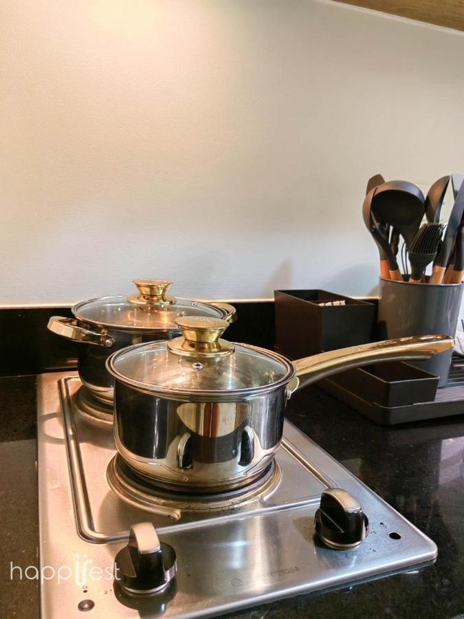 Apartment Happirest By The Bay At Shore2, Mall Of Manila