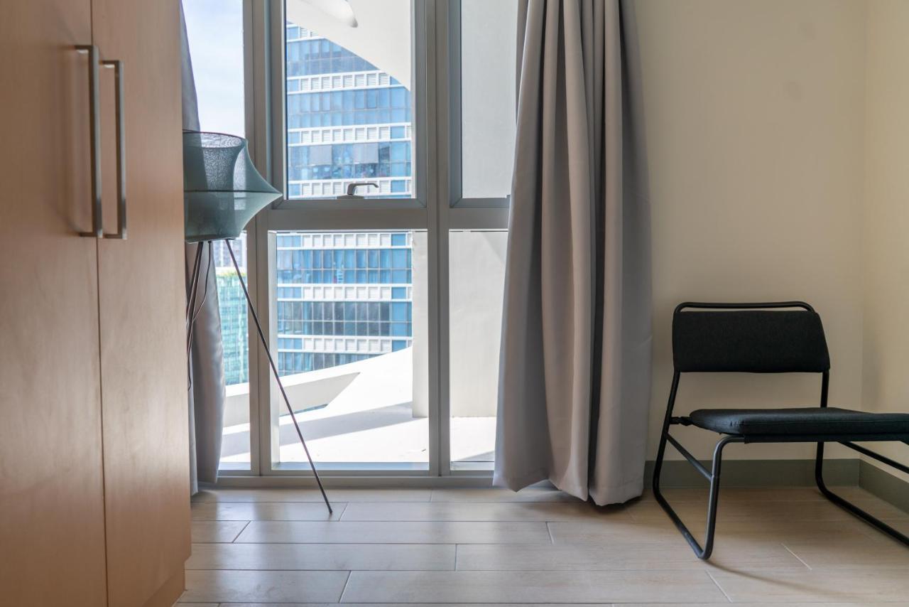 Uptown Parksuites Tower 2 Bgc By Ph Staycation Apartment *