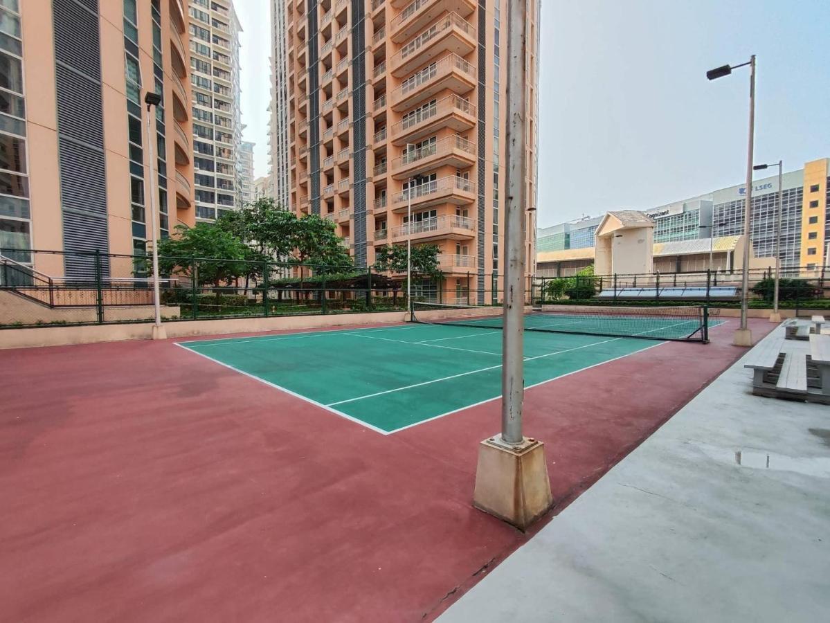Morgan Bgc Shortwalk1 Venice Mall Free Pool Apartment Manila