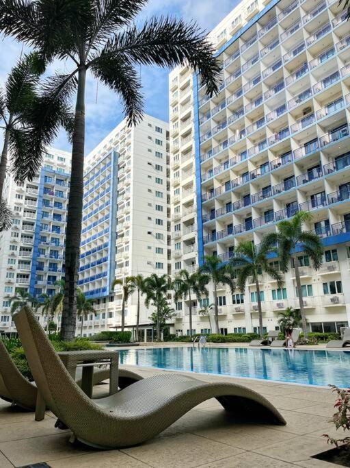 Modern 2-bedroom For 5 Across Moa * Manila