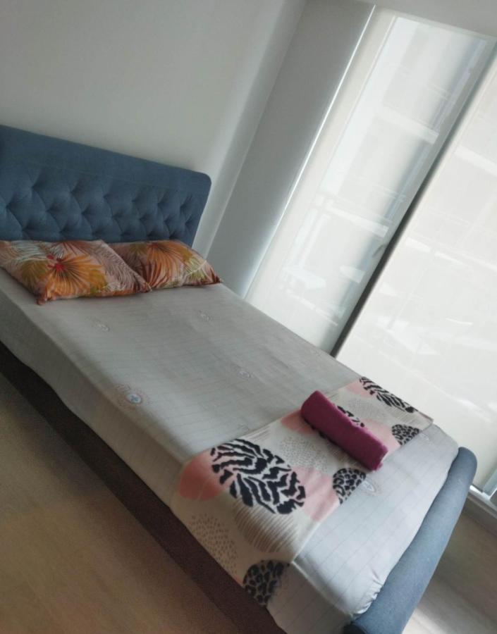 At Sm Bicutan Apartment *