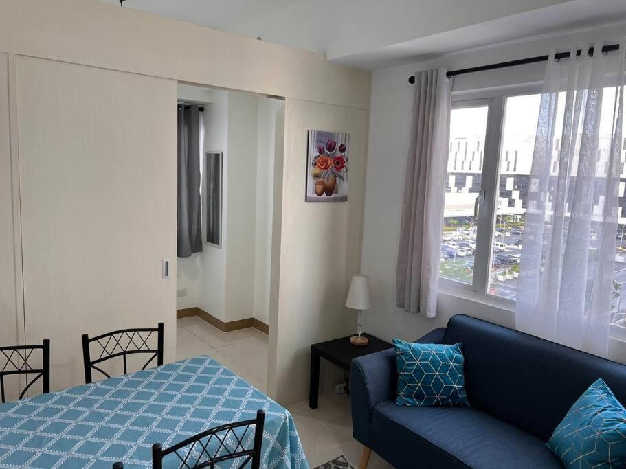 Sm Southmall 2br Unit With Mall View 709 Manila