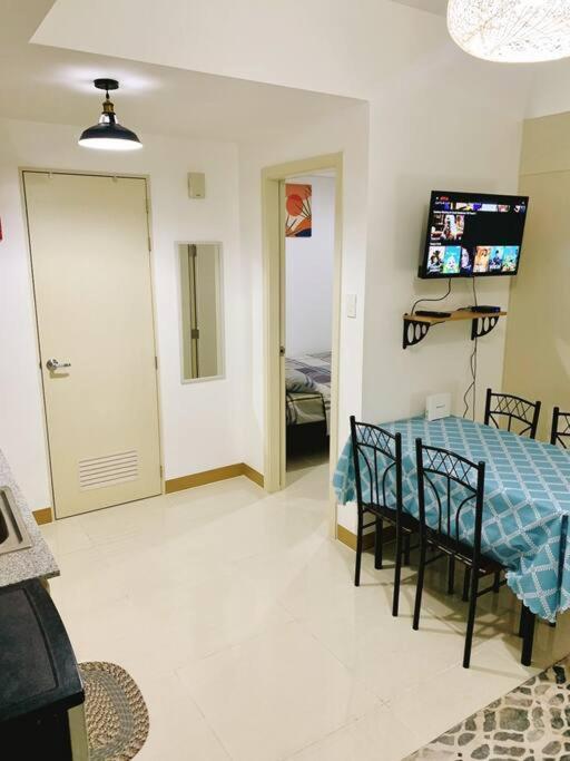 Sm Southmall 2br Unit With Mall View 709