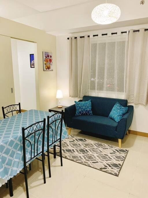 Apartment Sm Southmall 2br Unit With Mall View 709 Manila
