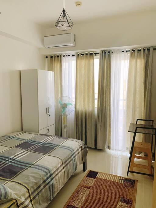 Apartment Sm Southmall 2br Unit With Mall View 709