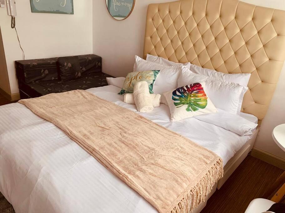 Retreat: Wi-fi, Netflix & Pool Access Near Bgc