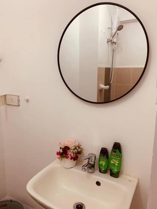 Retreat: Wi-fi, Netflix & Pool Access Near Bgc Apartment Manila