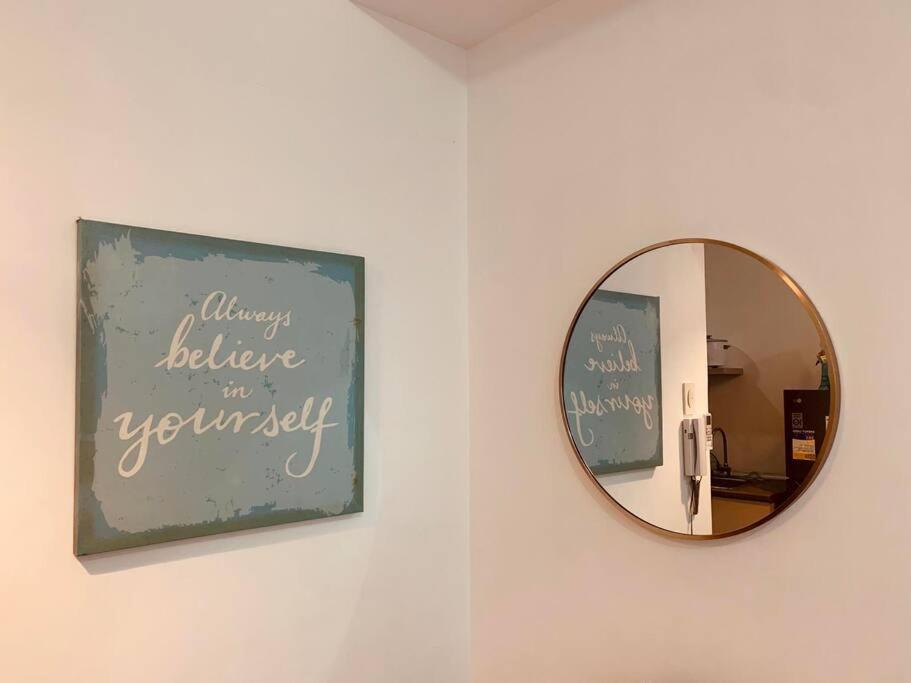 Apartment Retreat: Wi-fi, Netflix & Pool Access Near Bgc *