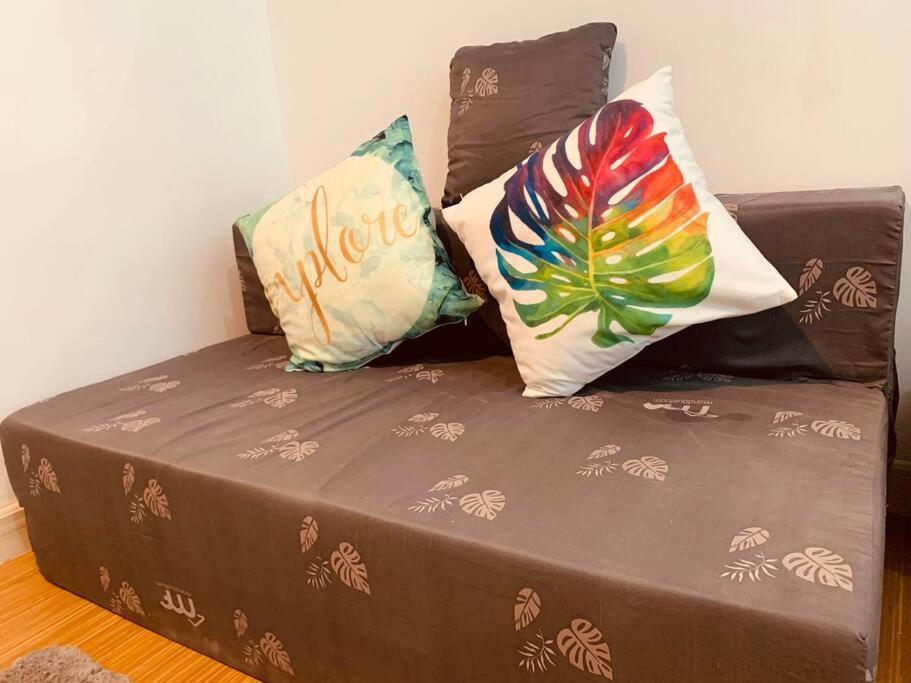 Retreat: Wi-fi, Netflix & Pool Access Near Bgc Apartment Manila