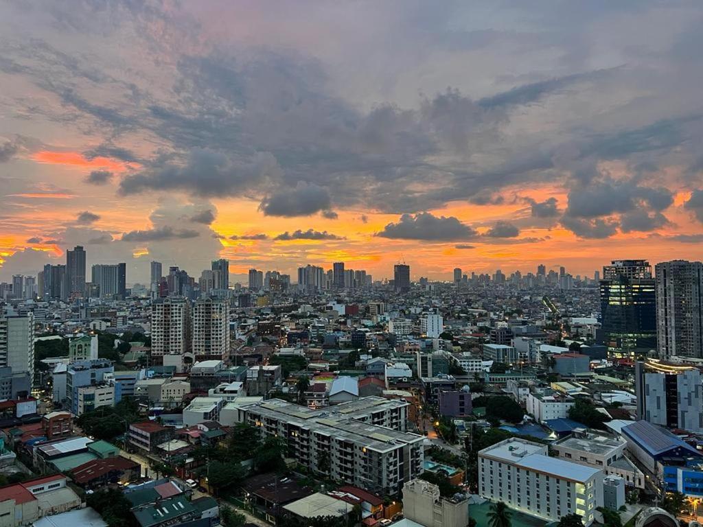 Apartment Luxurious Condotel At The Heart Of Makati *