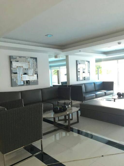 Apartment 2 Bedroom Jazz Cozy At Deal!