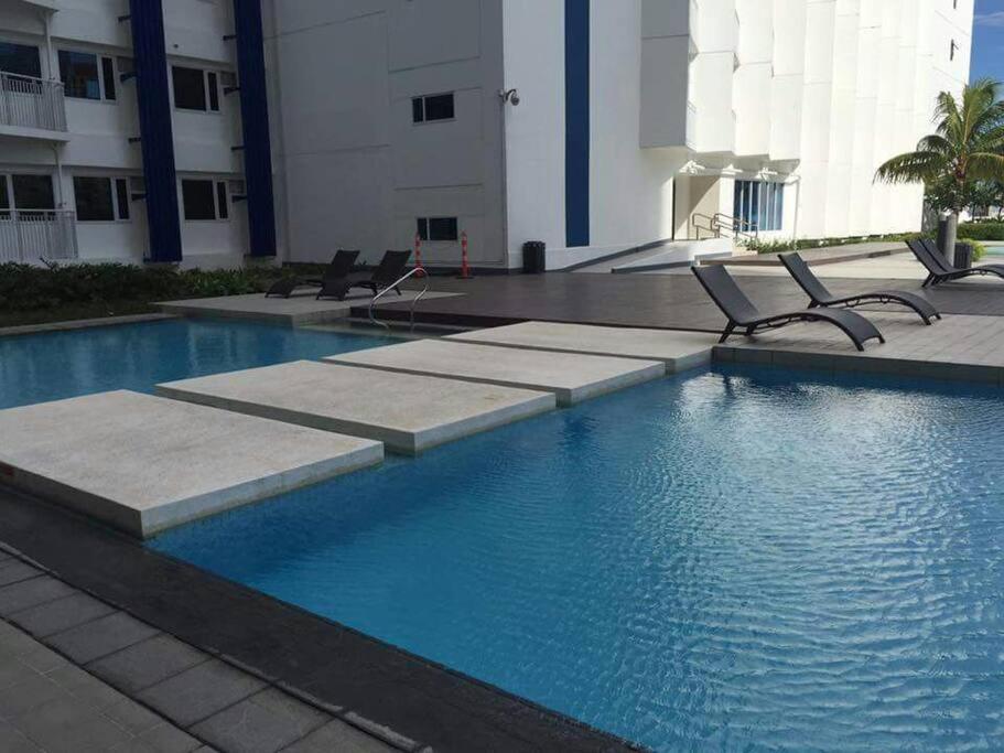 2 Bedroom Jazz Cozy At Deal! Apartment *