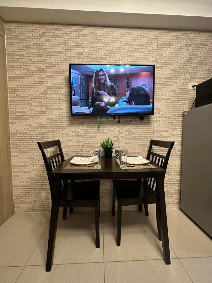 Sabina's One Bedroom At Shore Tower C Apartment