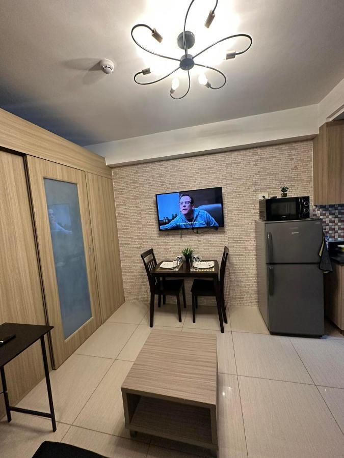 Sabina's One Bedroom At Shore Tower C *