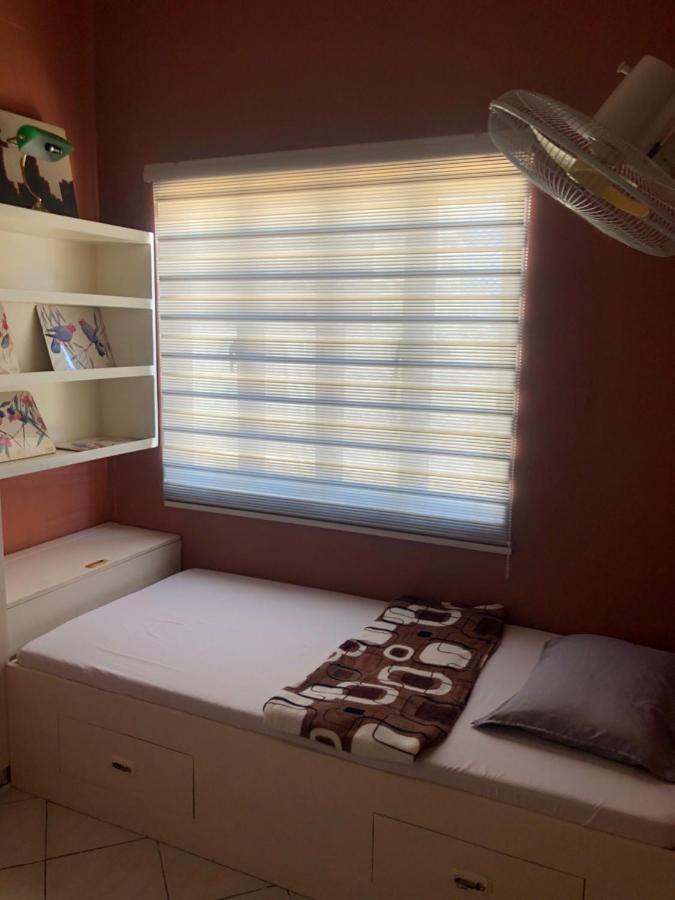 Apartment 3br 70sqm Free Internet, Penthouse Unit In Ermita, Near Us Embassy