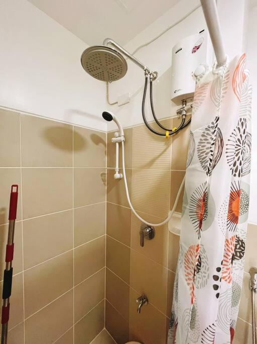 Sm Southmall 2br Unit With Mall View 709