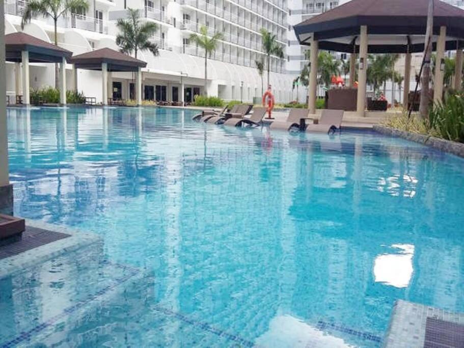 Best Deal Nearest To Moa, Bigger 1br Wifi Cabletv Apartment Manila