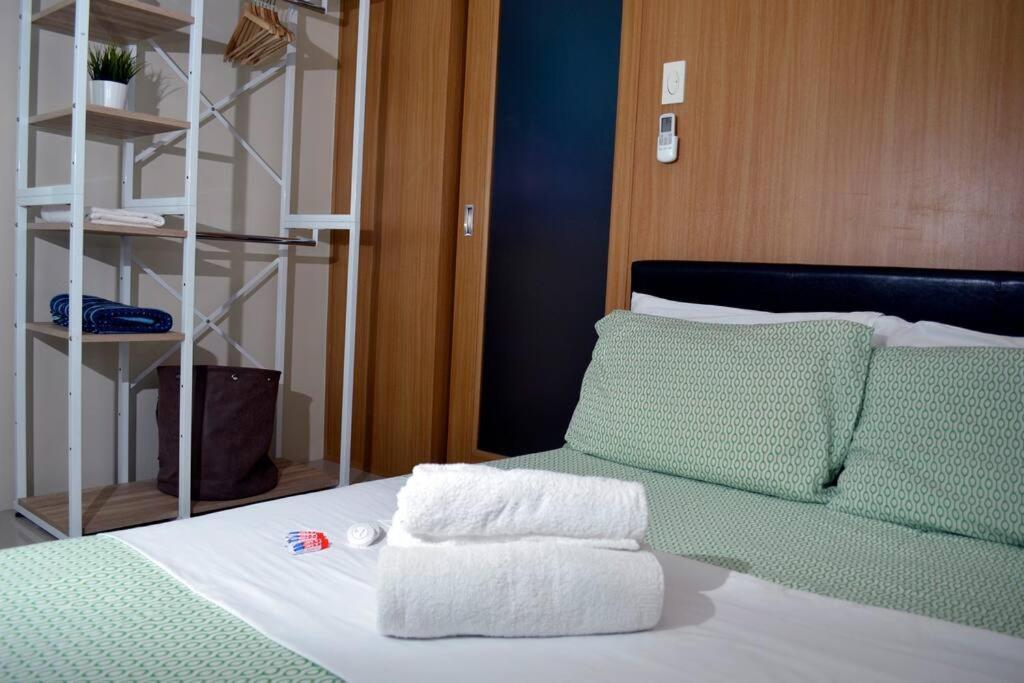Apartment Best Deal Nearest To Moa, Bigger 1br Wifi Cabletv Manila
