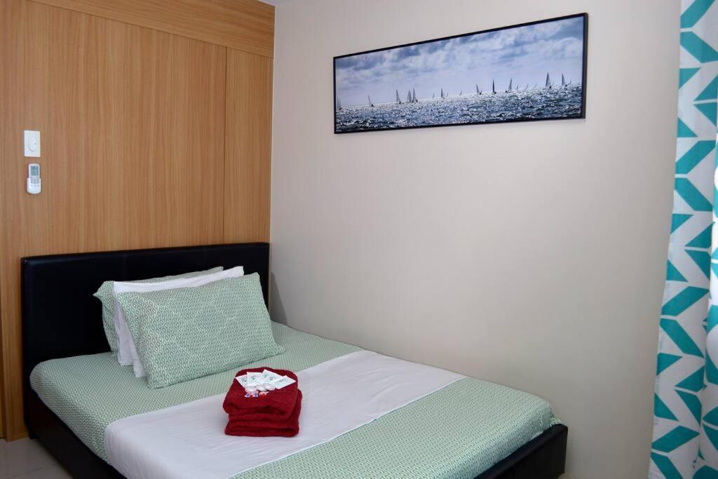 Apartment Best Deal Nearest To Moa, Bigger 1br Wifi Cabletv Manila