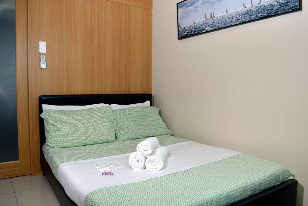 Apartment Best Deal Nearest To Moa, Bigger 1br Wifi Cabletv Manila