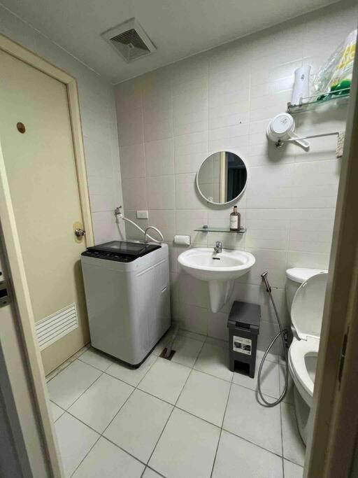 Apartment 2 Bedroom Jazz Cozy At Deal! *