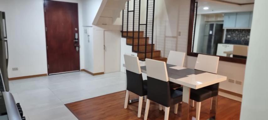 Adb Avenue Tower Homestay *