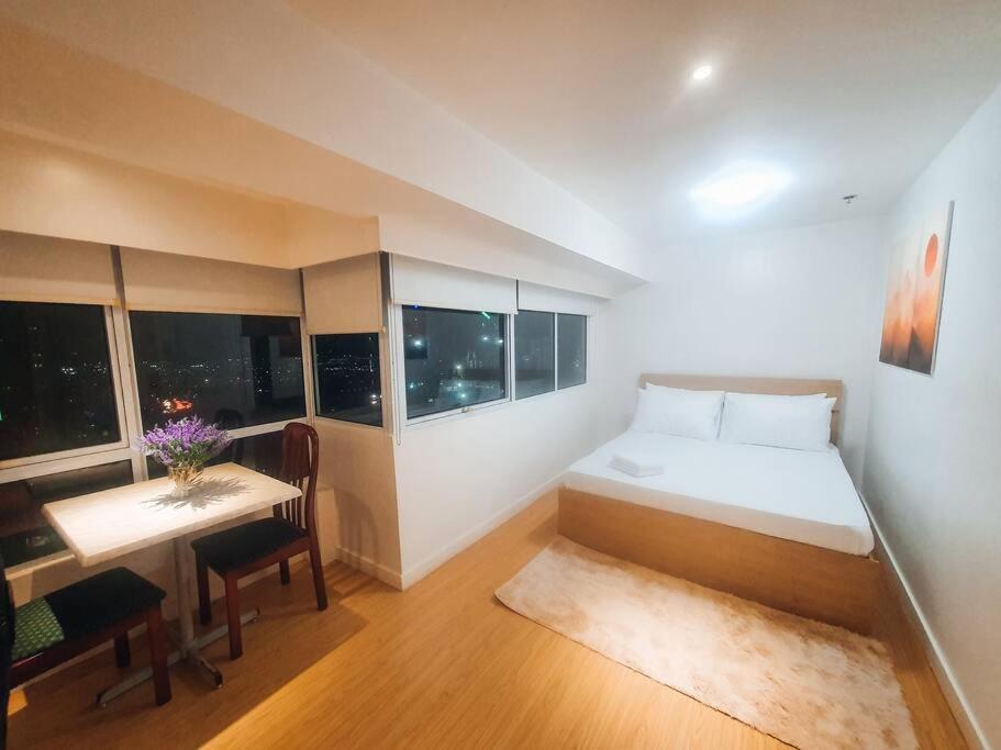 Apartment Bgc Taguig Cozy 2 Bedroom Loft, With Stunning Bgc Skyline View! Manila