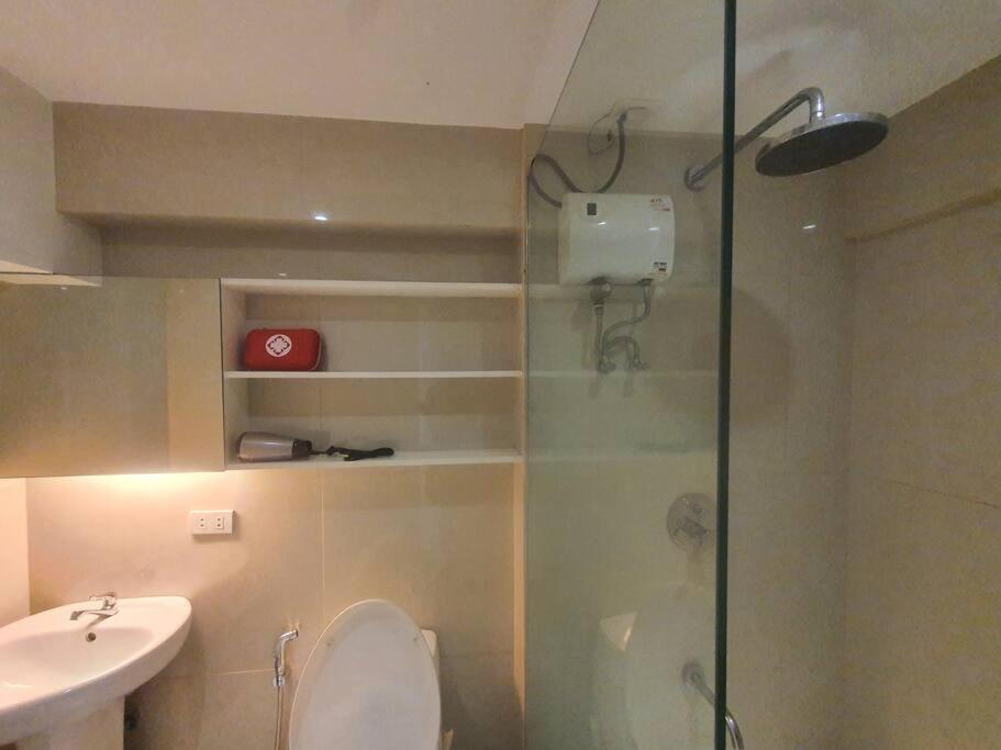 Apartment Bgc Taguig Cozy 2 Bedroom Loft, With Stunning Bgc Skyline View! Manila