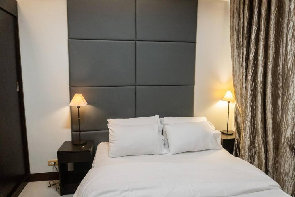 A2j Luxury 1br Near Venice Mall Bgc Taguig Apartment Manila