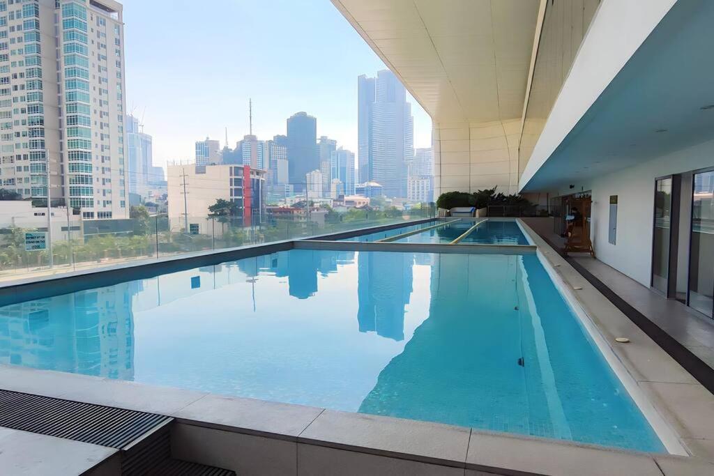 Aveline Cozy Skyline View Acqua Private Residences Near Rockwell Makati Manila