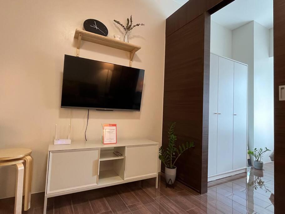 Hygge With Ayala Cbd Makati View! New! *