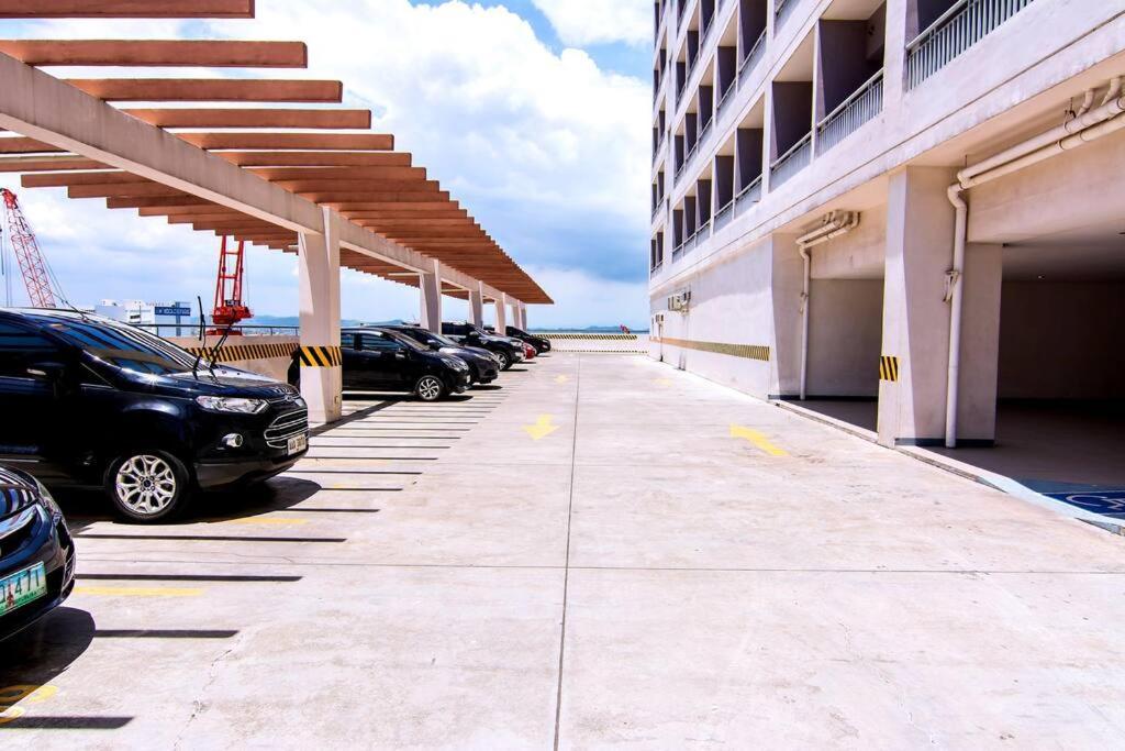 Grace Residences - Pristine Unit Near Bgc, Sm Aura, Market Market, Mckinley Hills, Uptown Mall * Manila