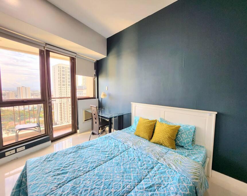 And Cozy Near Greenbelt Makati With Balcony Apartment Manila
