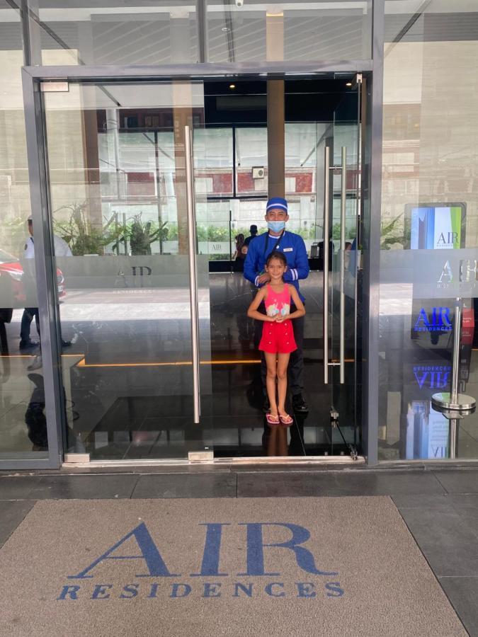 Luxe Dashaus At Air Makati With Balcony - Skyline View Apartamento