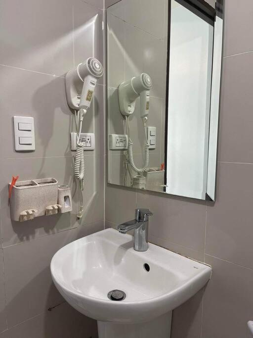 Cubao Manhattan, U 8j T D,studio Apartment Manila