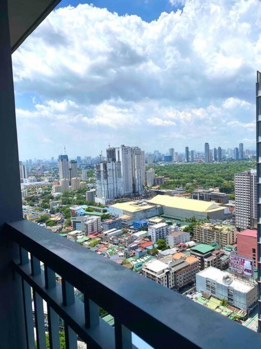 Modern 1-br Unit *