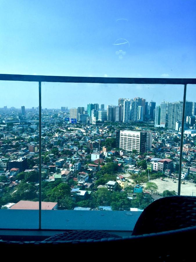 New & Modern Cozy 1br W/ Balcony@bgc, Wifi 300mbps Apartment