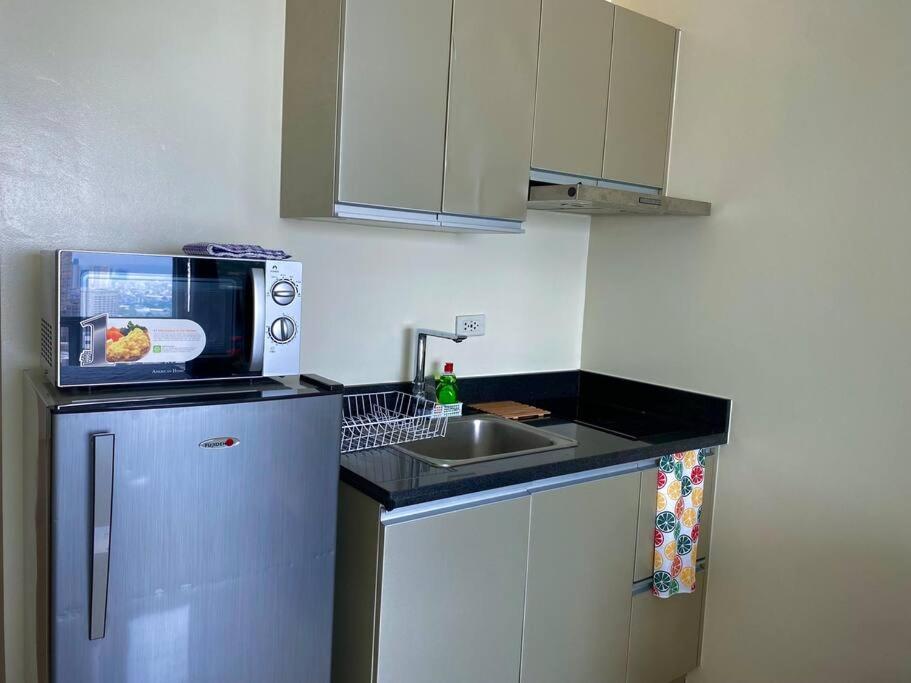 Makati Penthouse With Stunning Skyline View Manila