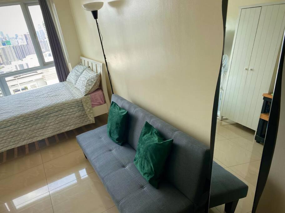 Makati Penthouse With Stunning Skyline View Apartment *