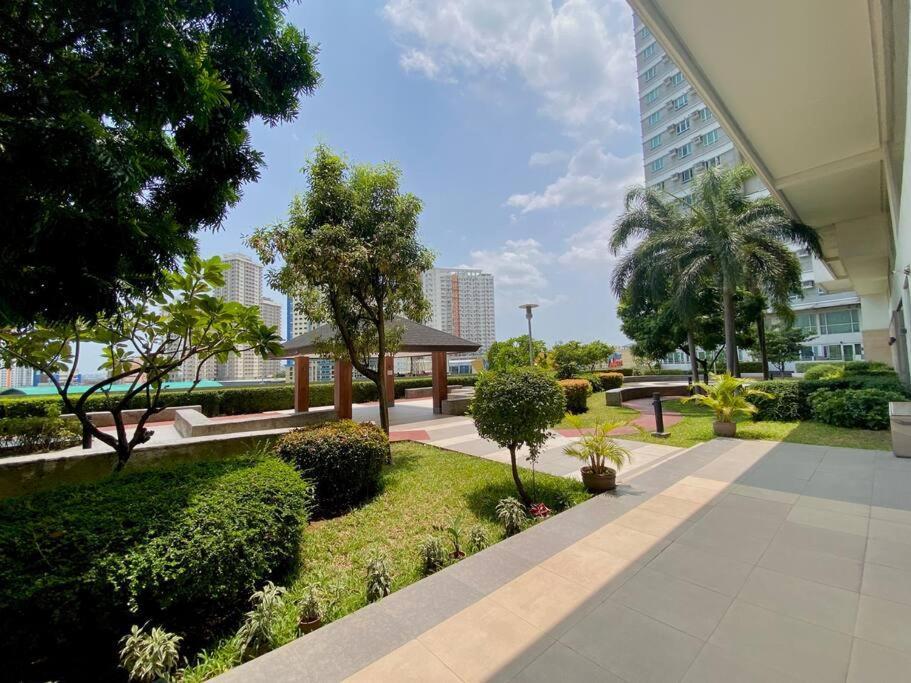 Makati Penthouse With Stunning Skyline View Manila