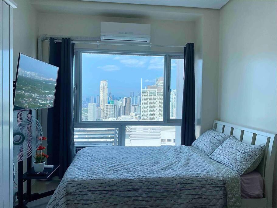 Makati Penthouse With Stunning Skyline View Manila