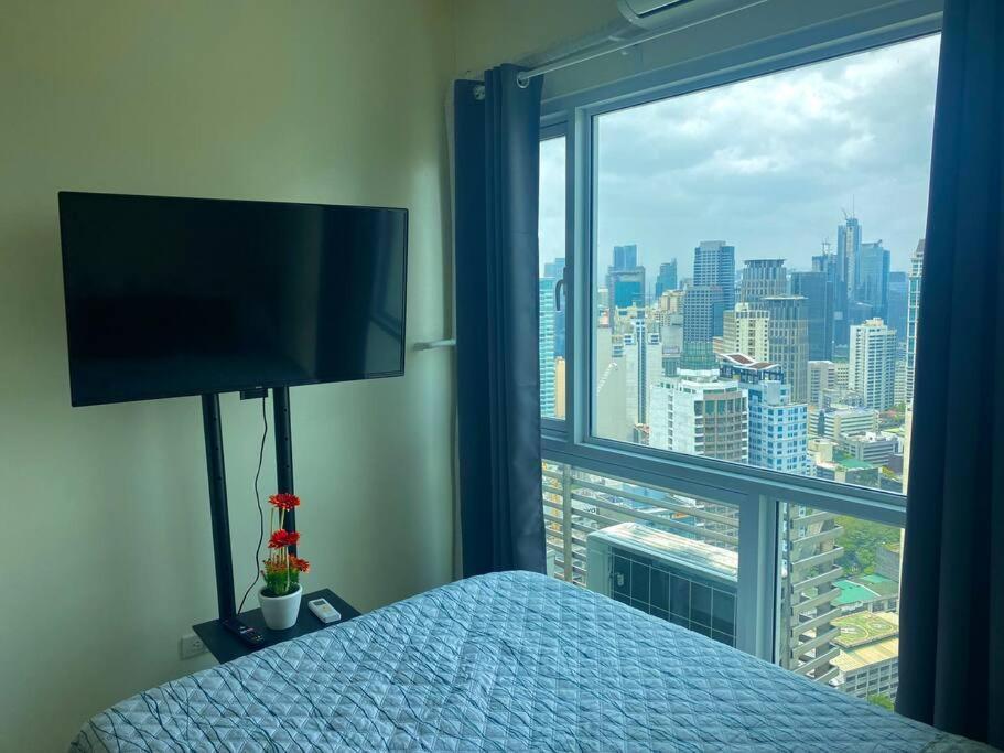 Makati Penthouse With Stunning Skyline View Manila