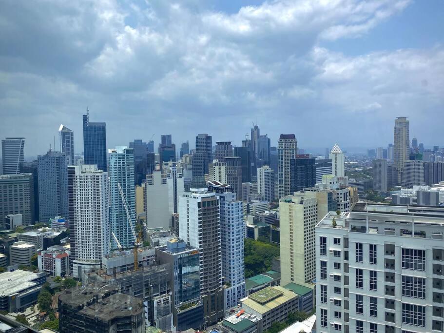 Apartment Makati Penthouse With Stunning Skyline View *