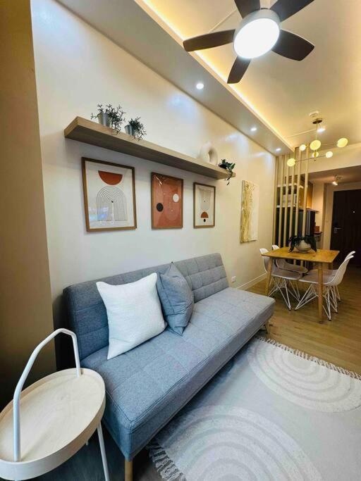 Condotel Vibe At Spring Residences Near Airport * Manila