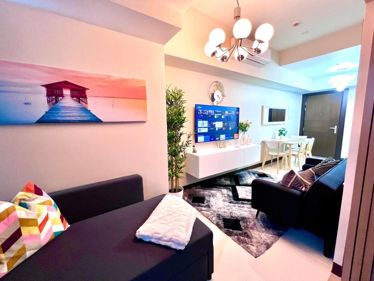 Daniella's Modern & Cozy In Uptown Bgc Manila