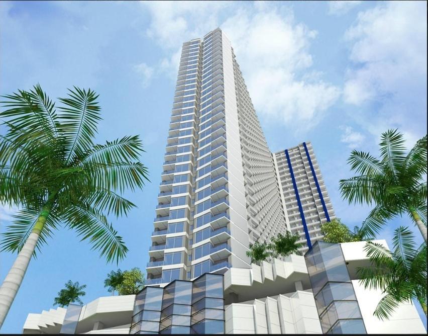 Breeze Residences - 1br Unit With Balcony -top Floor Apartment