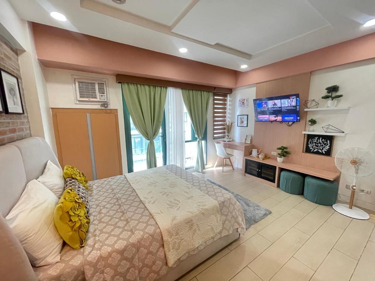 Two Palm Tree Aesthetic Condotel Apartment *