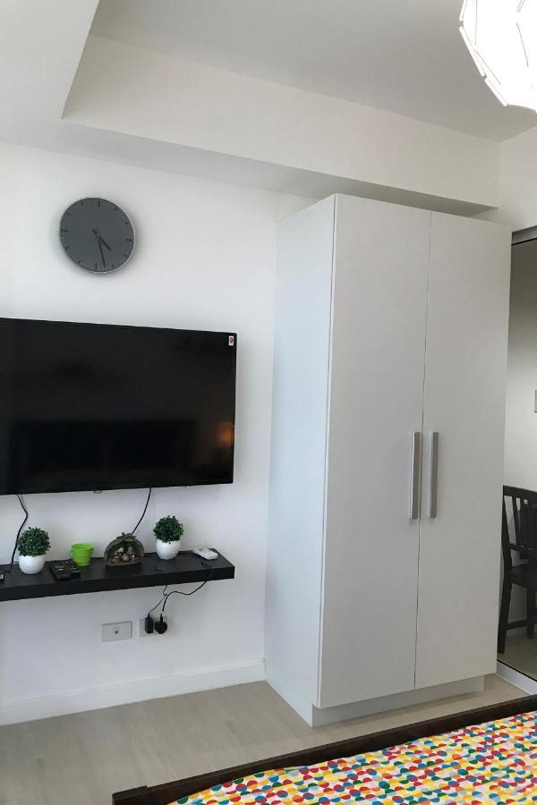 Apartment 1217 Urban Simplicity *