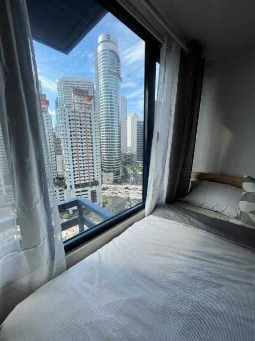 Hygge With Ayala Cbd Makati View! New! *