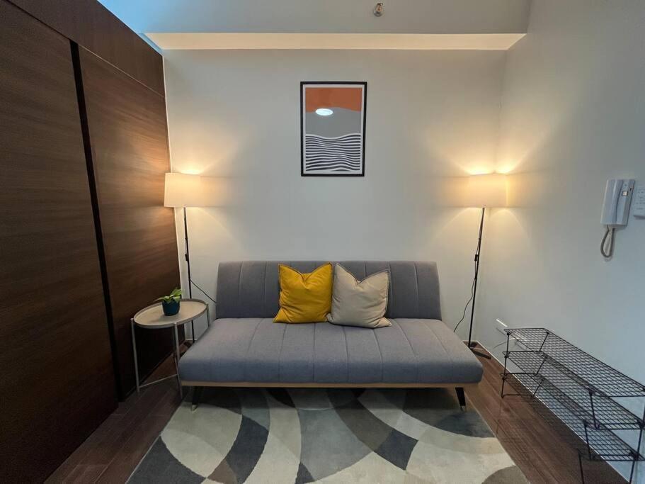 Apartamento Hygge With Ayala Cbd Makati View! New! Manila